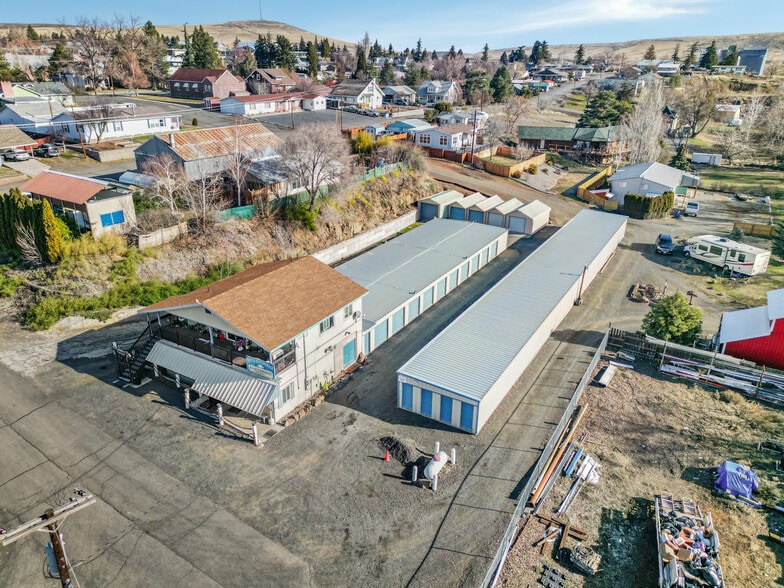 More Photos Of 50 NE Akin St, Dufur Self Storage For Sale