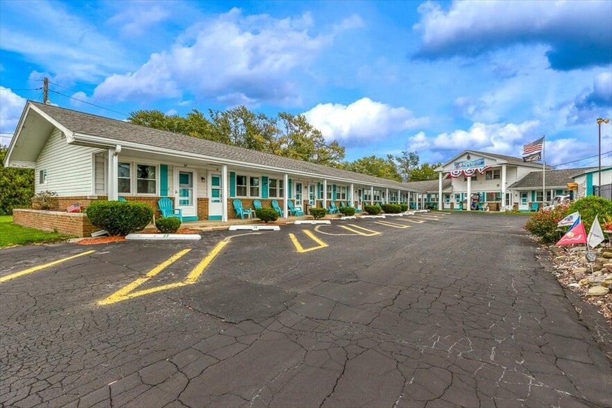 More Photos Of 3107 W Lake Rd, Erie Hotel For Sale
