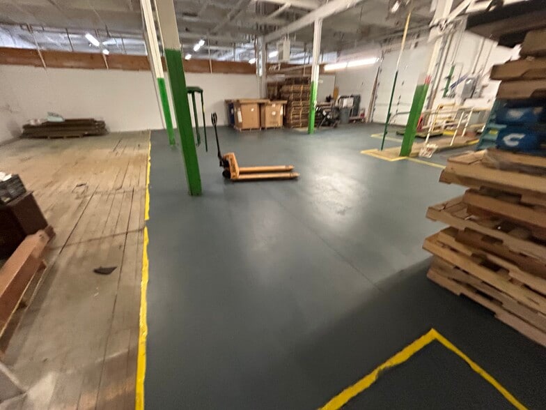 More Photos Of 100 Business St, Hyde Park Unknown For Lease