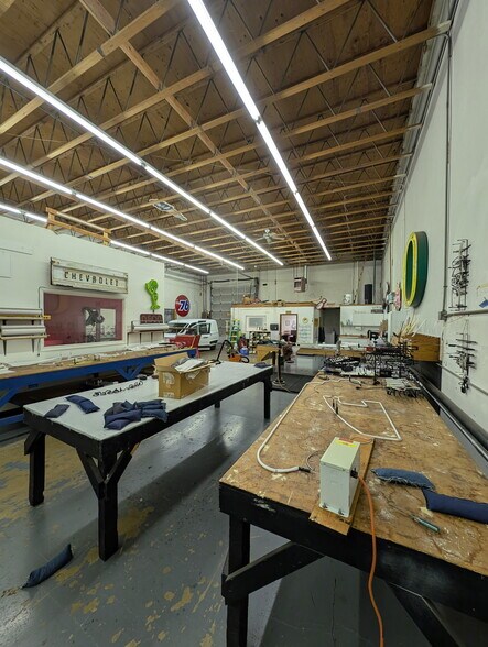 More Photos Of 2624 N Borthwick St, Portland Warehouse For Lease