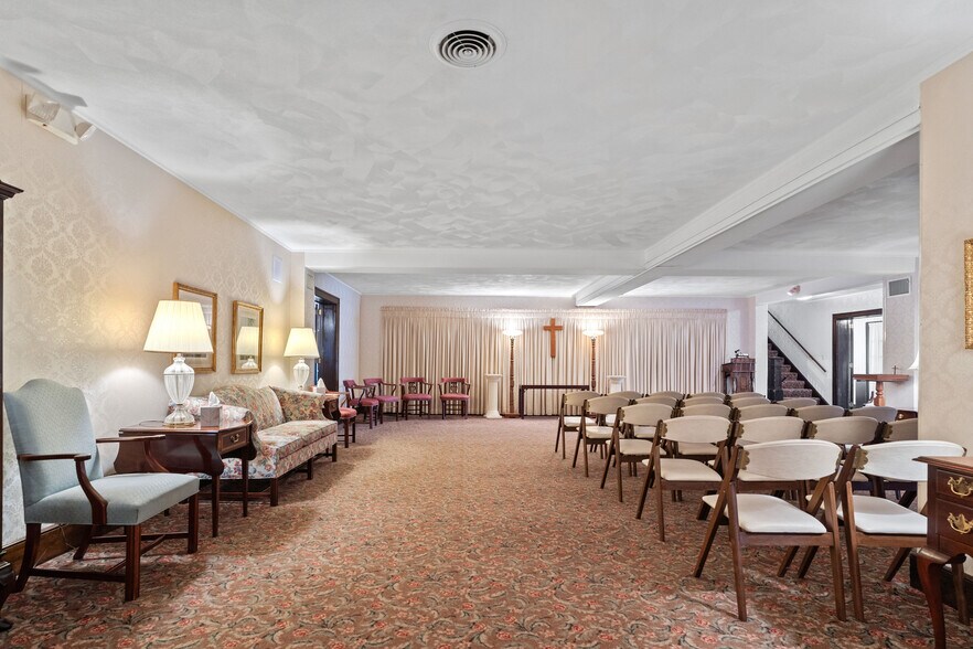 More Photos Of 150 Main St, Johnson City Medical For Sale