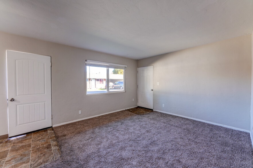 More Photos Of 1049 SE Walnut St, Hillsboro Apartments For Sale