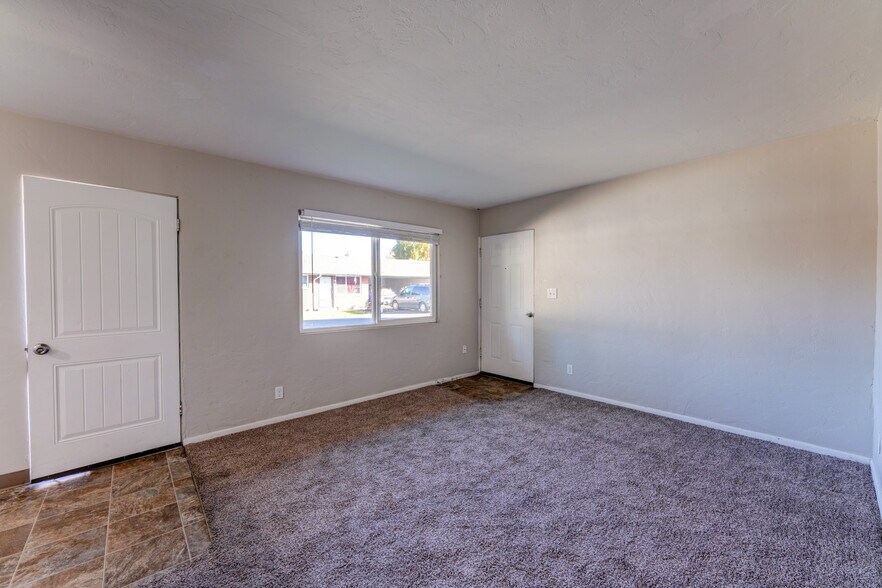 More Photos Of 1049 SE Walnut St, Hillsboro Apartments For Sale