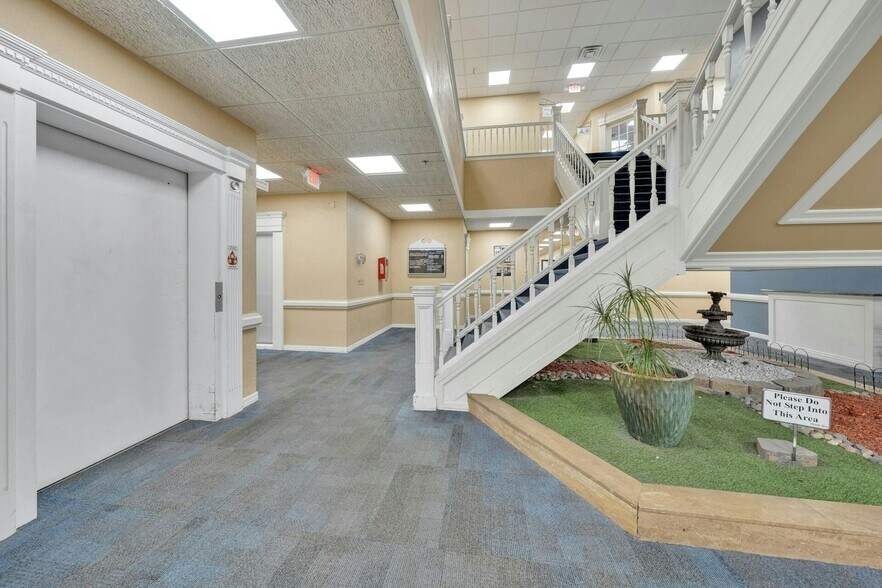 More Photos Of 1033 Clifton Ave, Clifton Medical For Sale