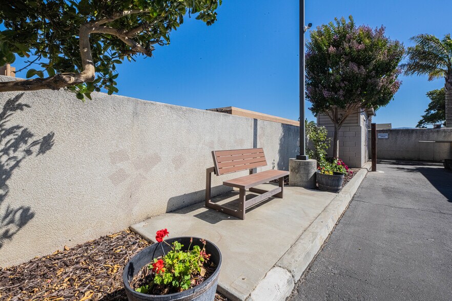 More Photos Of 6 S Wood St, Salinas Hotel For Sale