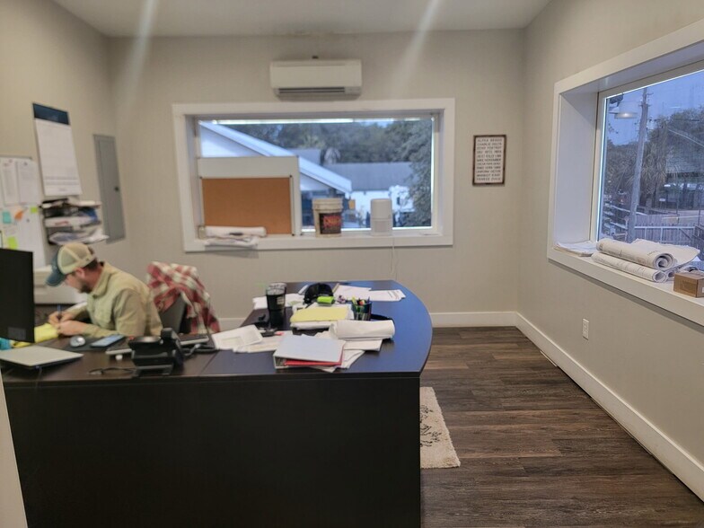 More Photos Of 310 Mealy St, Atlantic Beach Warehouse For Lease