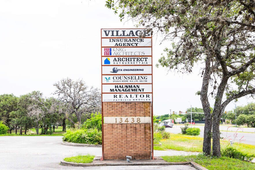 More Photos Of 13438-1 Bandera Rd, Helotes Office For Sale