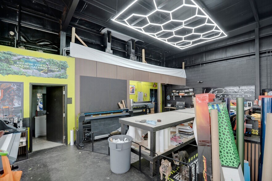 More Photos Of 2350 Us-17-92, Longwood Showroom For Sale