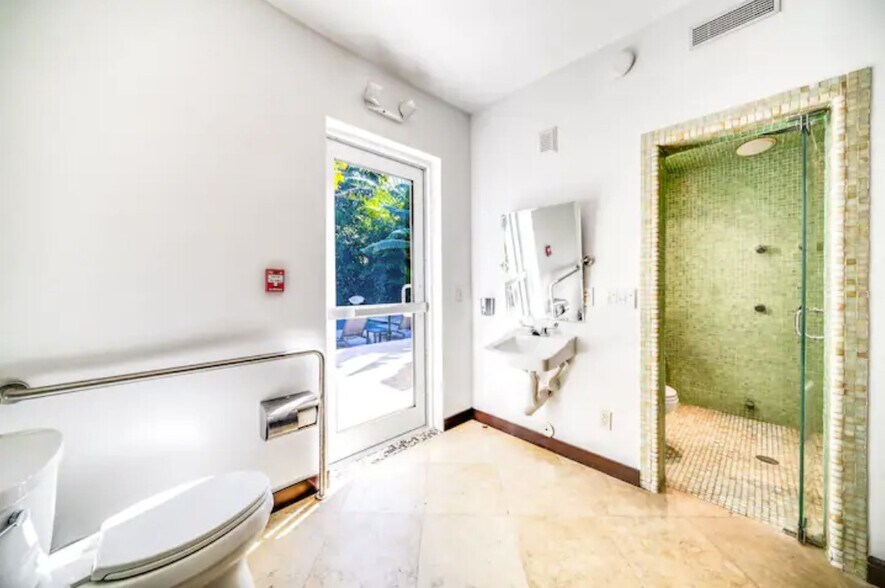 More Photos Of 1545 Meridian Ave, Miami Beach Hospitality For Lease