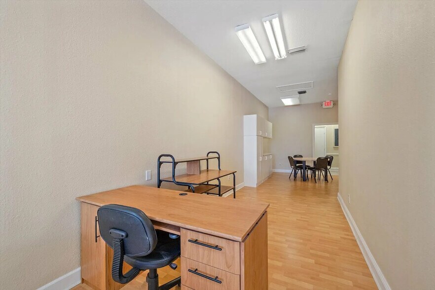 More Photos Of 3900 Clark Rd, Sarasota Medical For Sale