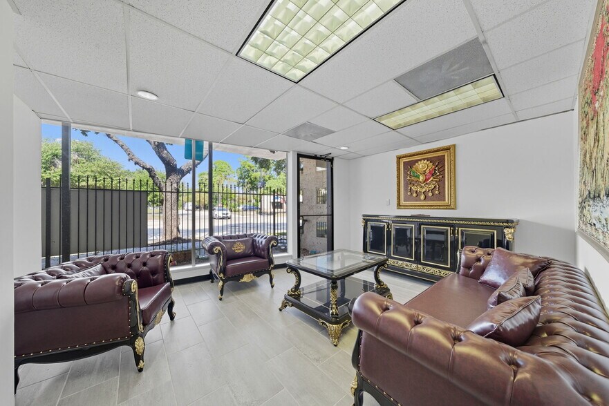 More Photos Of 4909 Main St, Houston Medical For Lease