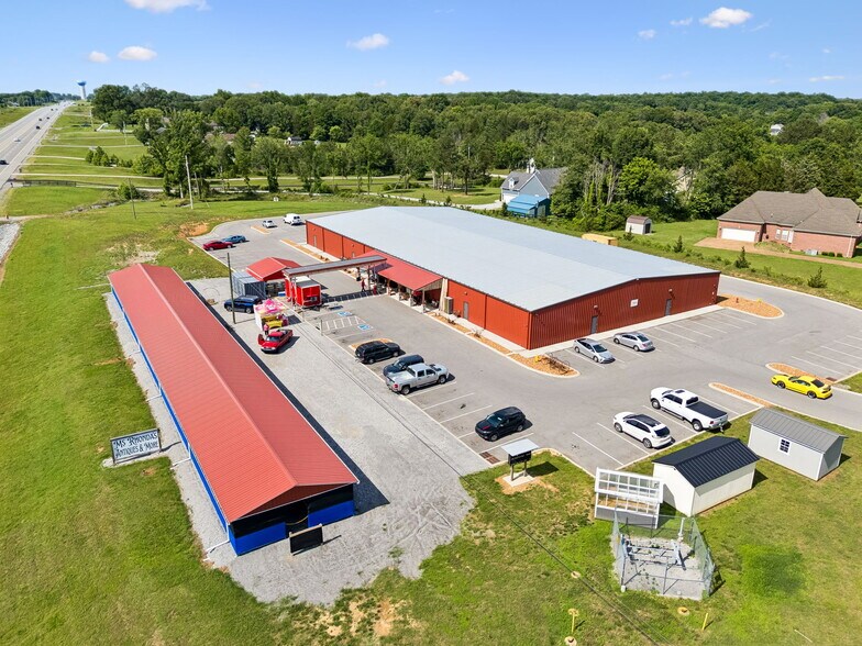 More Photos Of 4070 Old Highway 431, Greenbrier Freestanding For Sale