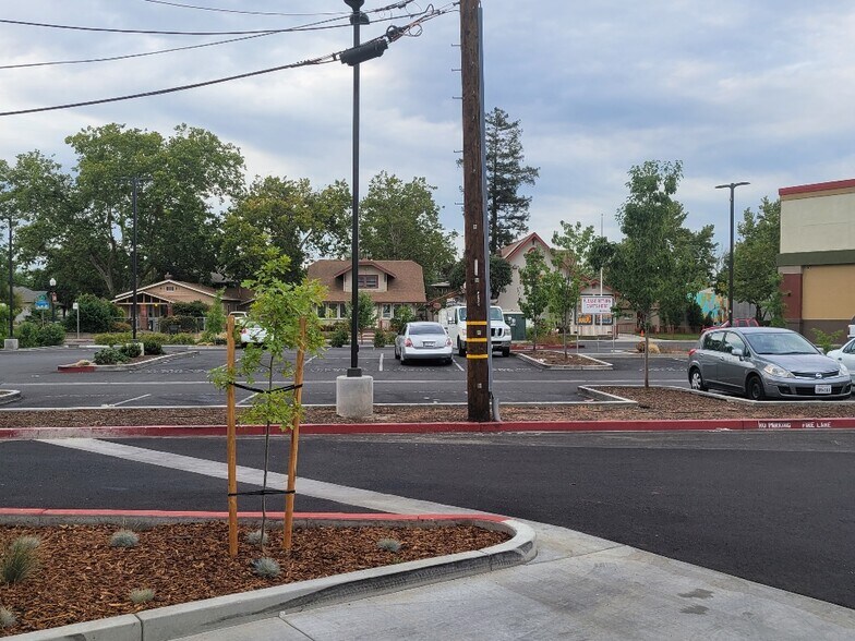 More Photos Of 2322-2326 Del Paso Blvd, Sacramento Storefront Retail Residential For Sale