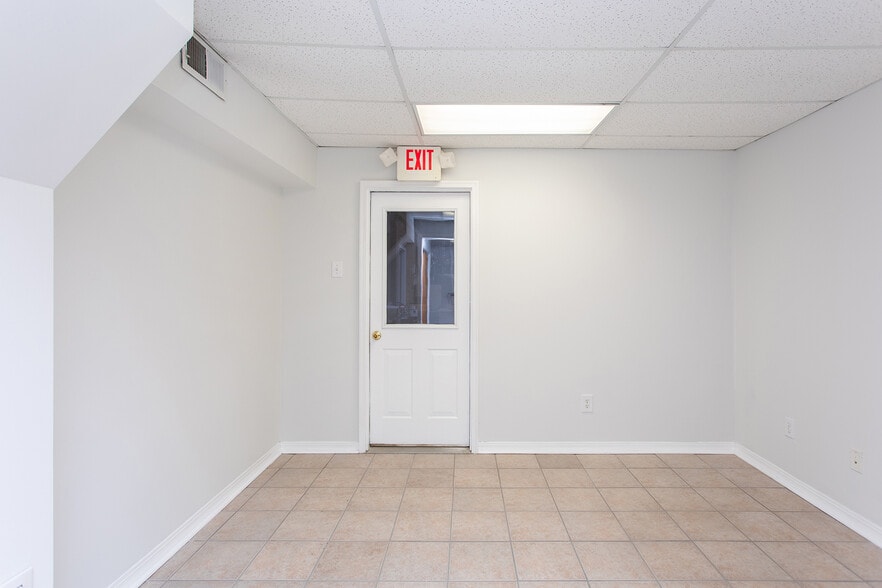 More Photos Of 891 Saratoga Rd, Gansevoort Warehouse For Lease
