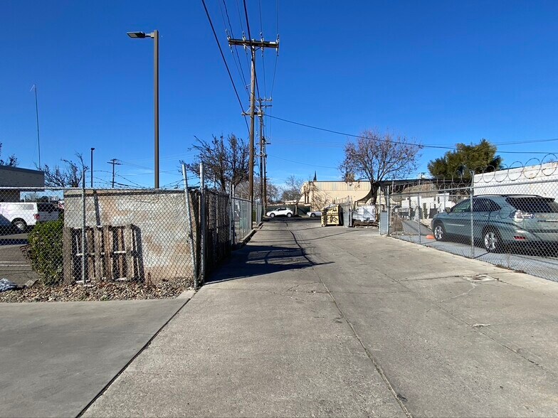 More Photos Of 1224 6th St, Modesto Warehouse For Lease