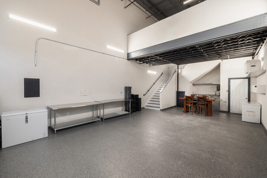 More Photos Of 1435 FM 1463 Rd, Katy Showroom For Lease