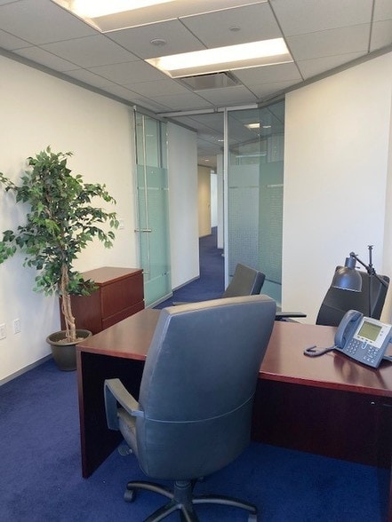 More Photos Of 555 California St, San Francisco Office For Lease