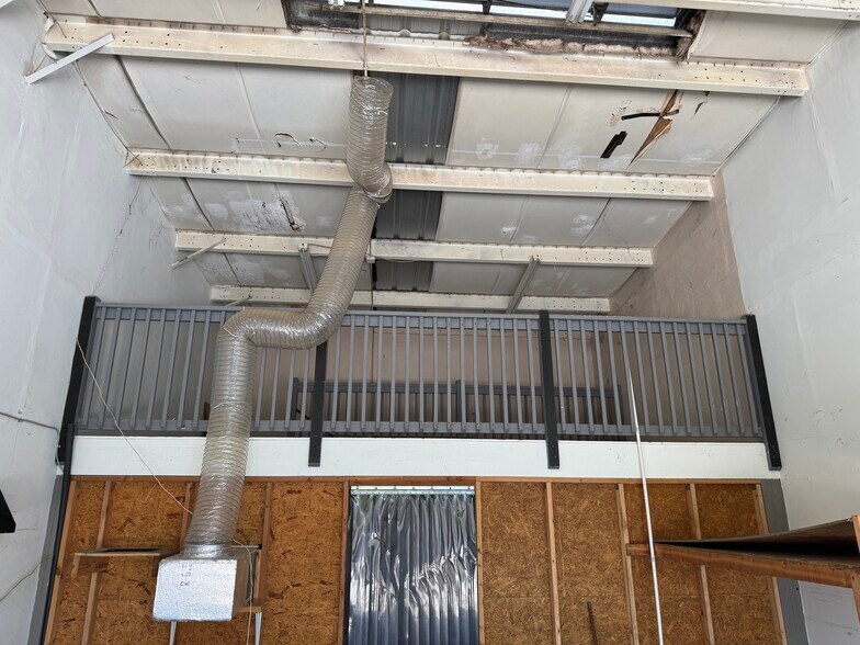 More Photos Of 3047 Terrace Ave, Naples Industrial For Sale