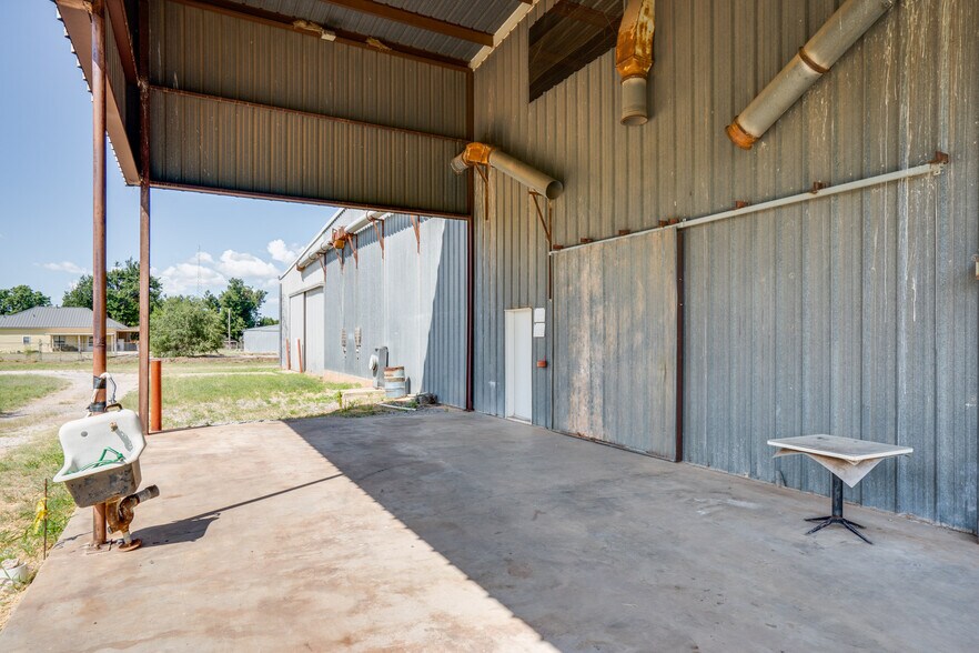 More Photos Of 12150-A US Highway 70 S, Vernon Warehouse For Lease