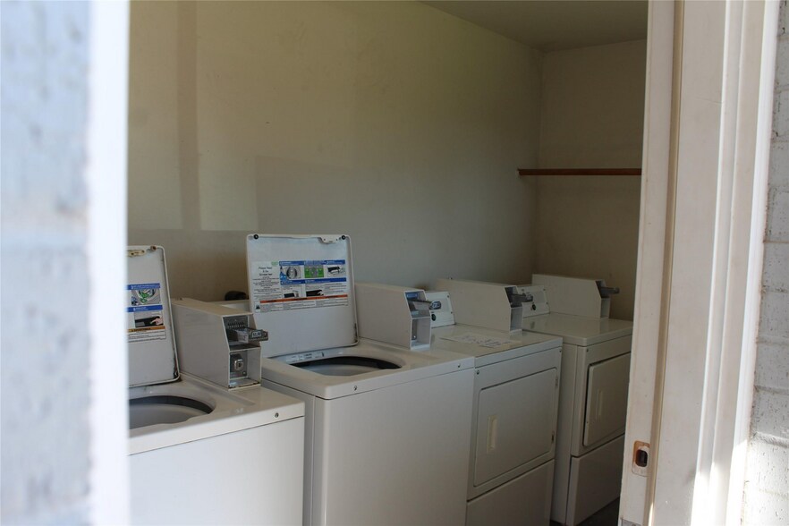 More Photos Of 428 N Dallas Ave, Lancaster Apartments For Sale