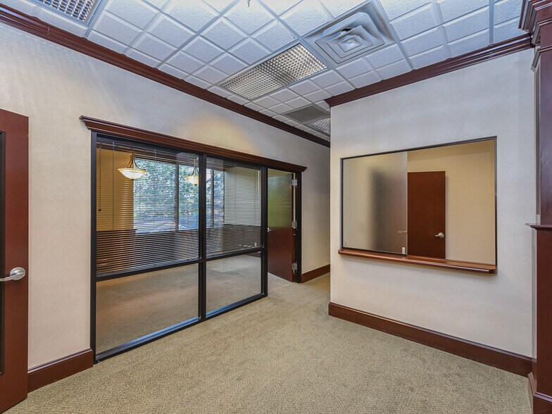 More Photos Of 5104 Western Blvd, Raleigh Office For Lease