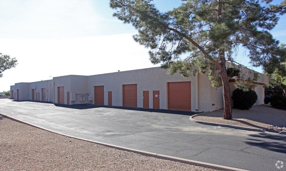More Photos Of 15207 N 75th St, Scottsdale Light Distribution For Lease