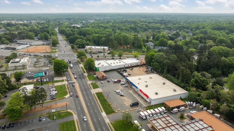 More Photos Of 5006 Albemarle Rd, Charlotte Freestanding For Lease