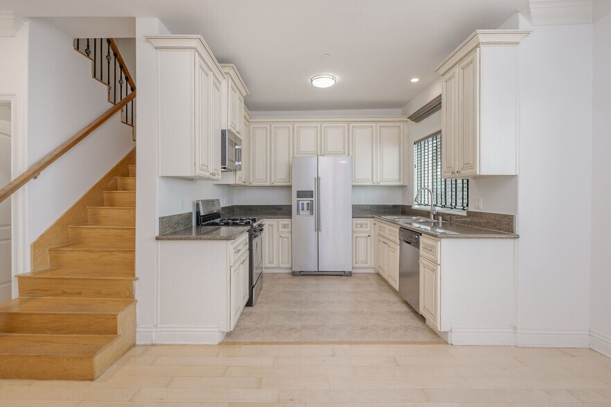 More Photos Of 4325 Stern Ave, Sherman Oaks Apartments For Sale