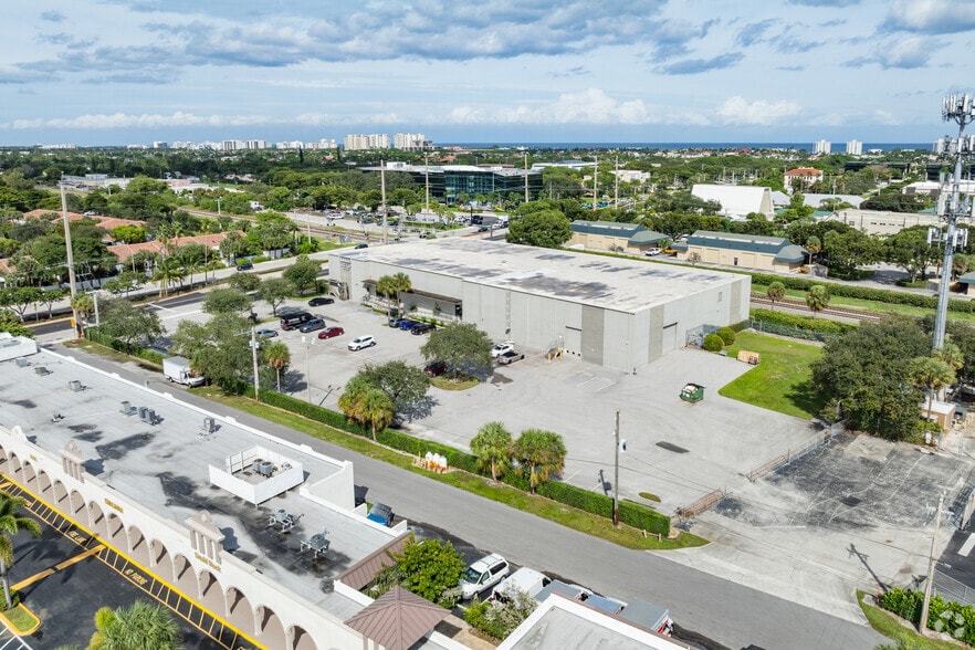 More Photos Of 150 W Yamato Rd, Boca Raton Showroom For Sale