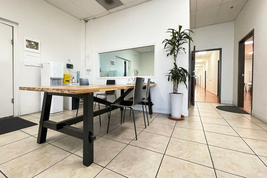 More Photos Of 3900-3912 S Broadway Pl, Los Angeles Manufacturing For Sale