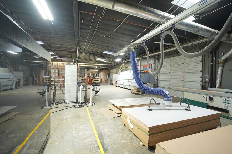More Photos Of 11921 Sherman Way, North Hollywood Warehouse For Sale