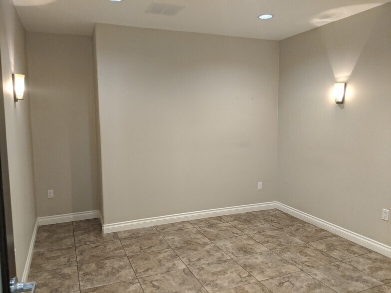More Photos Of 18384-18450 Brookhurst St, Fountain Valley Unknown For Lease