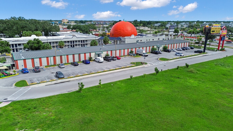 More Photos Of 5403 W Irlo Bronson Memorial Hwy, Kissimmee General Retail For Lease
