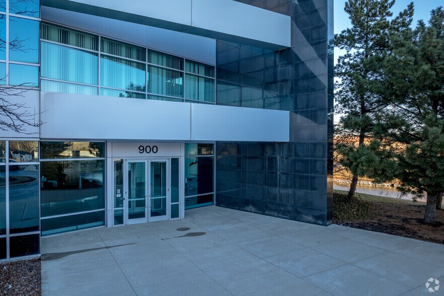 More Photos Of 900 N Arlington Heights Rd, Itasca Office For Lease