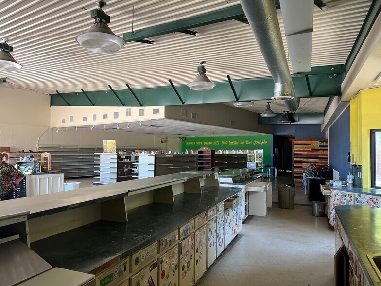 More Photos Of 400 E Loop 281, Longview Freestanding For Lease