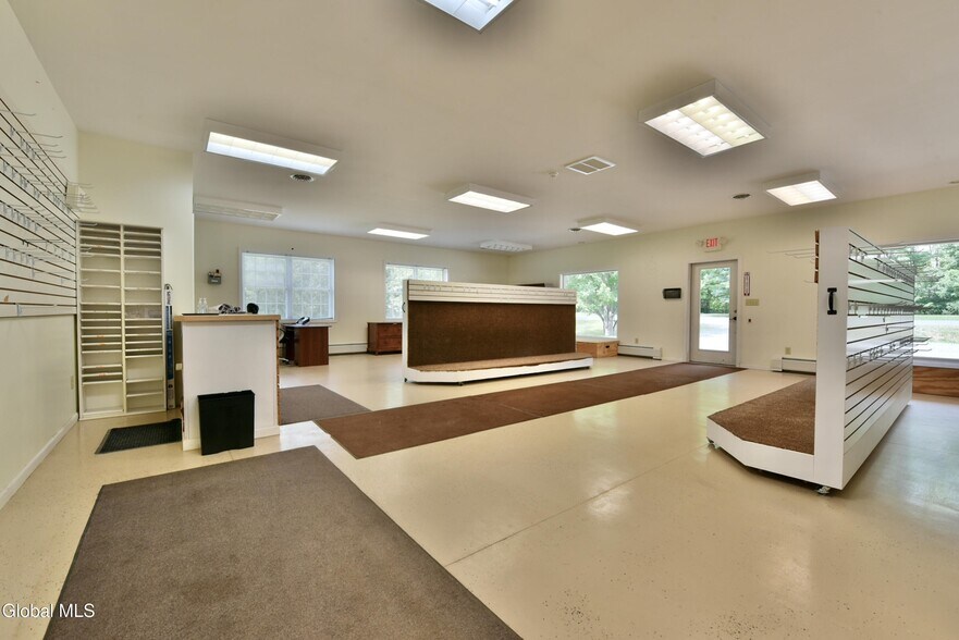 More Photos Of 410 Ridge Rd, Broadalbin Freestanding For Sale