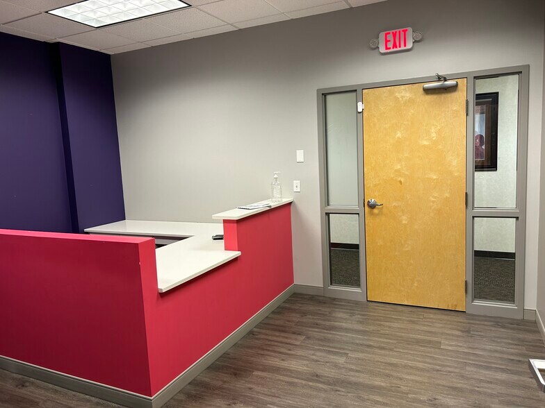 More Photos Of 9325 Upland Ln N, Maple Grove Medical For Lease