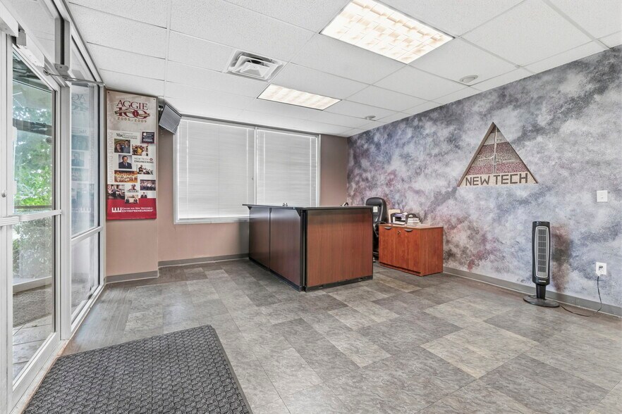 More Photos Of 1030 Regional Park Dr, Houston Office For Sale