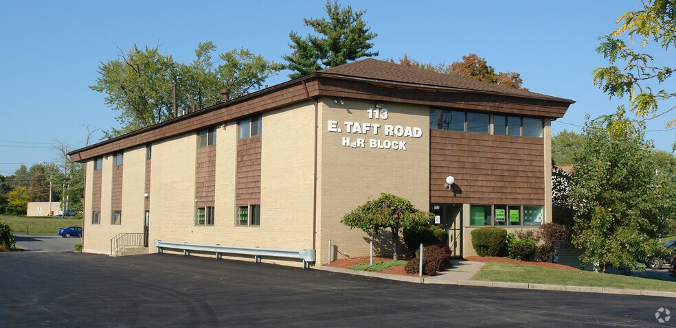 Primary Photo Of 113 E Taft Rd, North Syracuse Medical For Lease