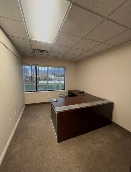 More Photos Of 585-597 W 9400 S, Sandy Warehouse For Lease