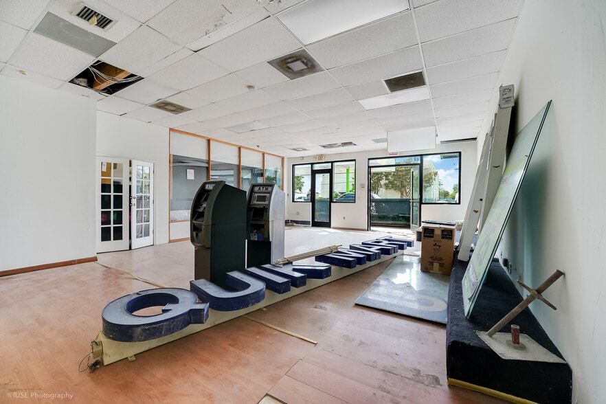 More Photos Of 18575 NW 27th Ave, Opa Locka Service Station For Lease