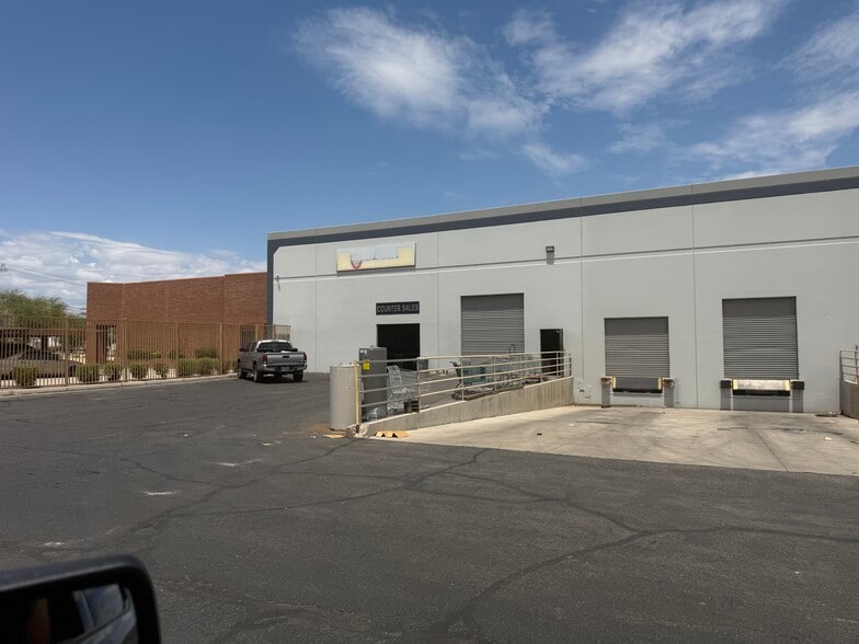 More Photos Of 6770 Bermuda Rd, Las Vegas Warehouse For Lease