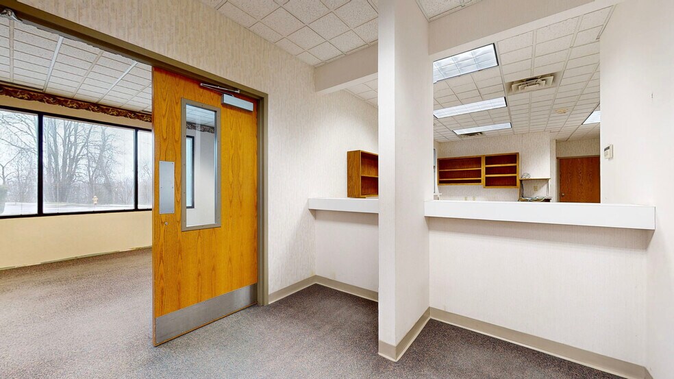 More Photos Of 2228-2230 Sunset Blvd, Steubenville Office For Lease