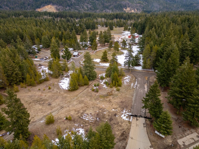 More Photos Of 180 Silver Ridge Ranch Rd, Easton Trailer Camper Park For Sale