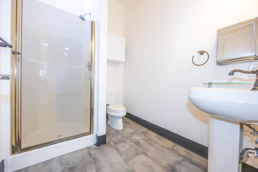 More Photos Of 3533 Canyon de Flores, Sierra Vista Medical For Lease