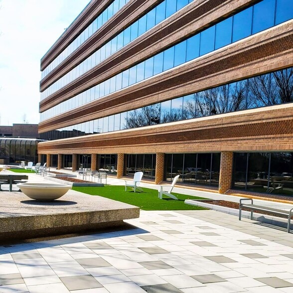 More Photos Of 13873 Park Center Rd, Herndon Office For Lease