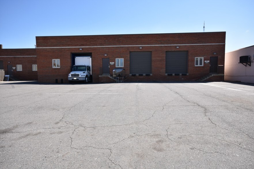 More Photos Of 2801 Merrilee Dr, Fairfax Warehouse For Lease