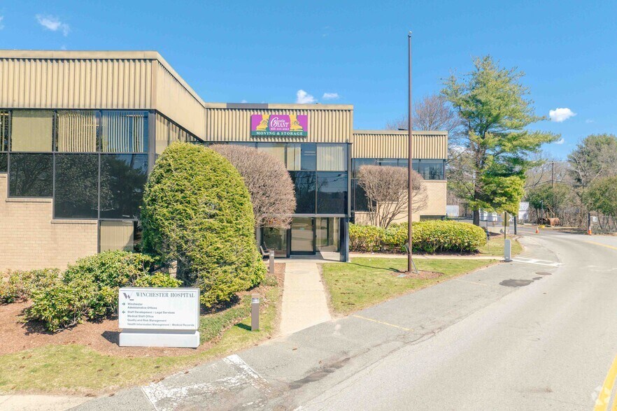 More Photos Of 7 McKay Ave, Winchester Flex For Lease