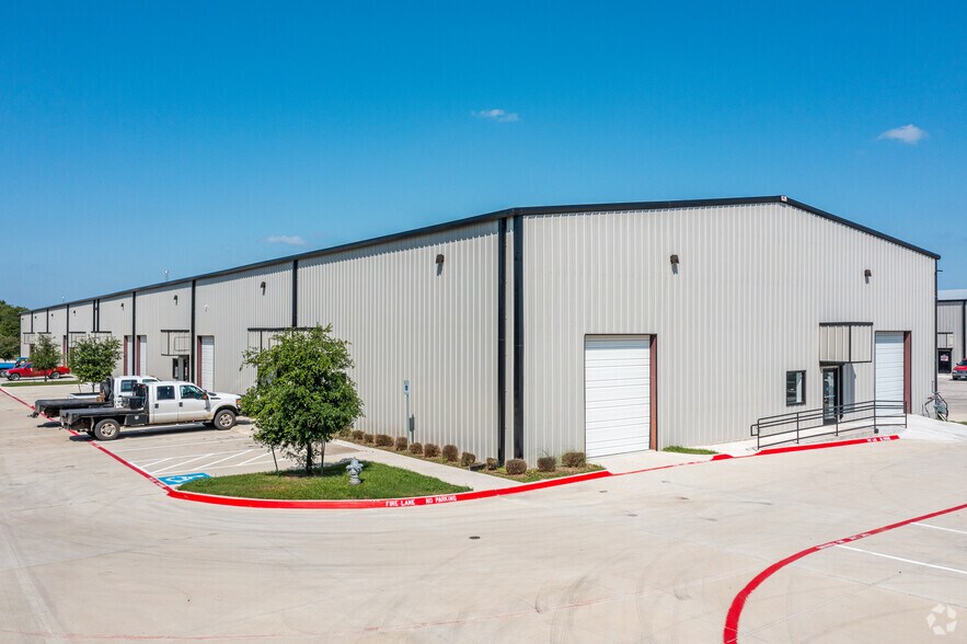 Primary Photo Of 3488 E Long Ave, Fort Worth Warehouse For Lease