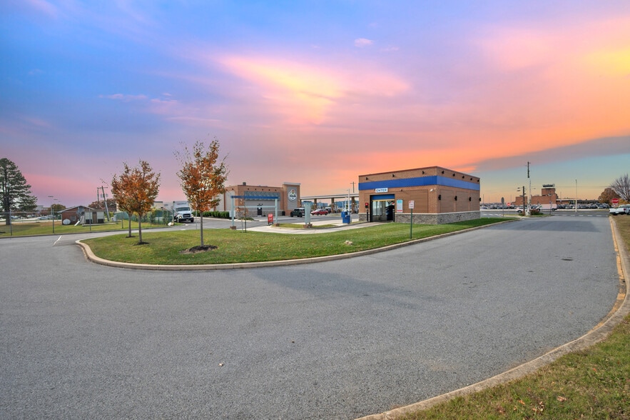 More Photos Of 154 N DuPont Hwy, New Castle Service Station For Sale